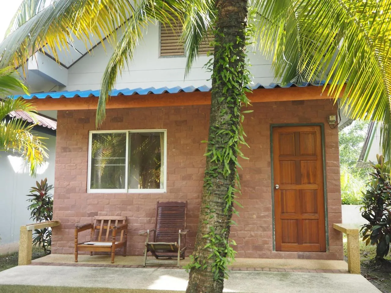 Отель Coconut Bungalow Nai Yang